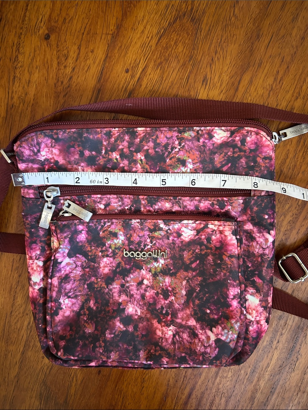 Baggallini Crossbody Bag - Picture 4 of 6